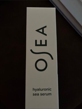 OSEA Hyaluronic Sea Serum - White and Dark Green